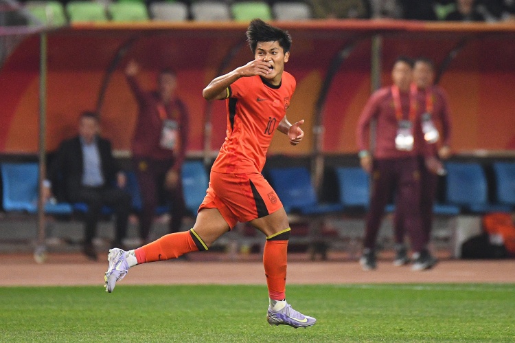 开云体育-中国官网登录入口-蒯纪闻：对阵澳大利亚要先做好防守，再去想一些进攻的套路